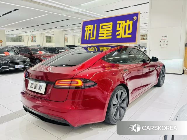 Tesla Model S 2023 Красный из Китая, фото 5