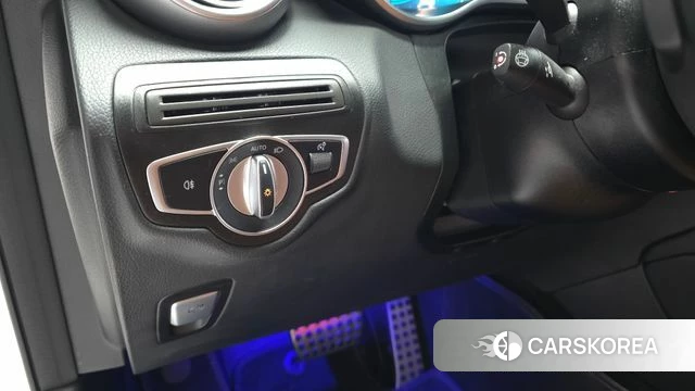 Mercedes-Benz GLC-Class X253 2021 Белый из Кореи, фото 5