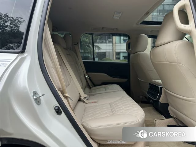 Toyota Land Cruiser (imported) 2023 Белый из Китая, фото 5