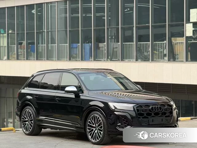 Audi SQ7 2025 Черный из Китая, фото 5