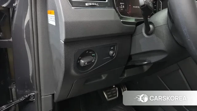 Volkswagen Tiguan second Generation 2022 Белый из Кореи, фото 5