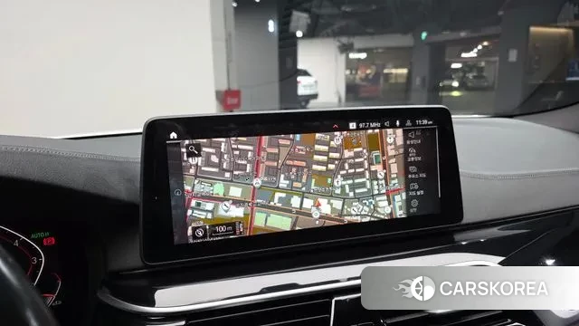 BMW 5 Series (G30) 2023 Белый из Кореи, фото 5