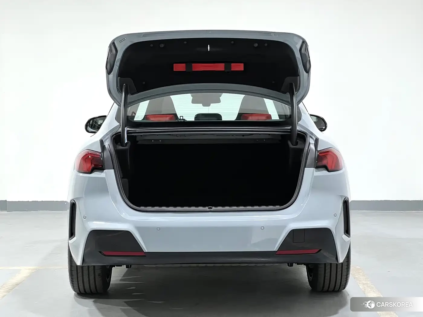 BMW 2 series 2025 Silver/gray из Китая, фото 6