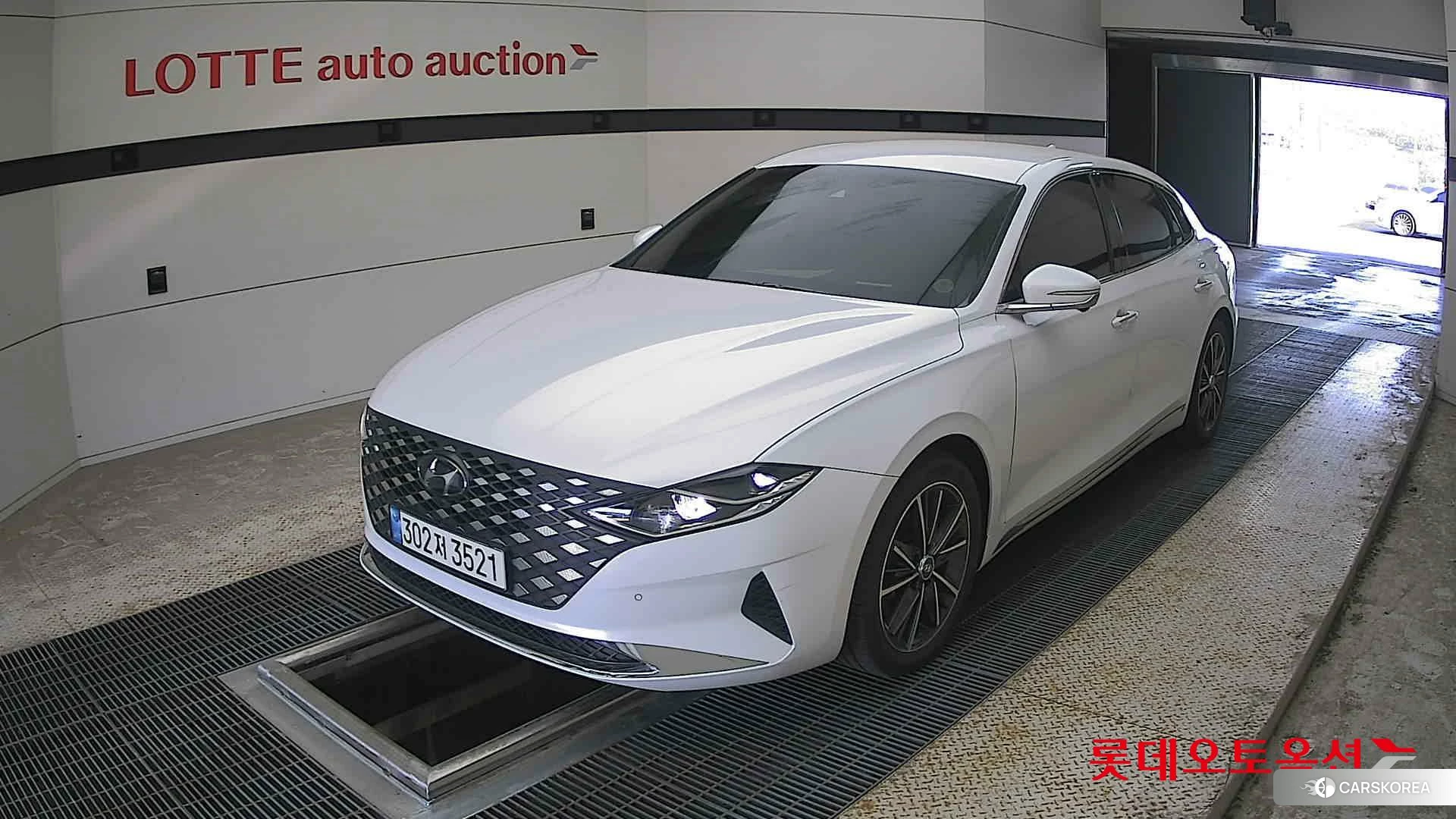 Hyundai Grandeur 2022 Белый из Кореи, фото 5