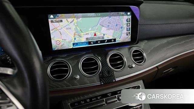 Mercedes-Benz E-Class W213 2022 Белый из Кореи, фото 5