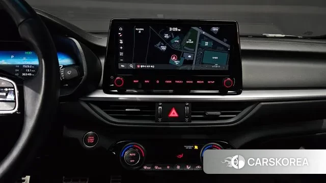 Kia The New K3 2nd generation 2023 Белый из Кореи, фото 5