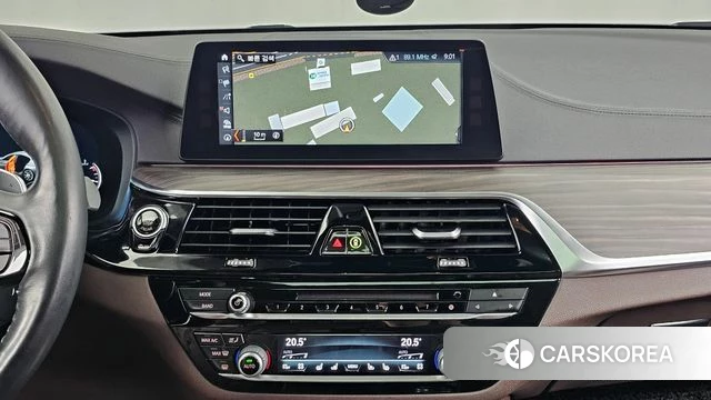 BMW 5 Series (G30) 2018 Белый из Кореи, фото 5