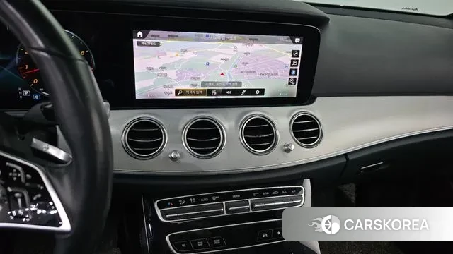 Mercedes-Benz E-Class W213 2021 Белый из Кореи, фото 5