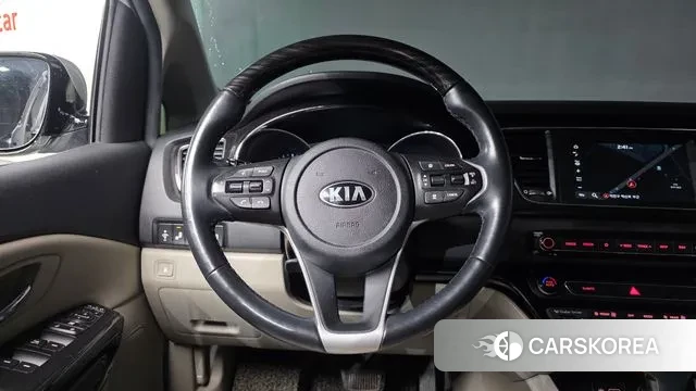 Kia The New Carnival 2018 Серебряный из Кореи, фото 5
