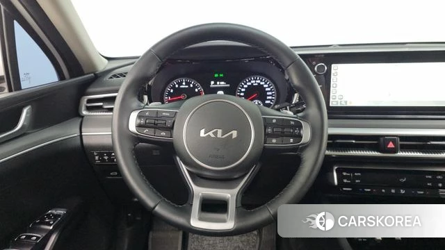 Kia K5 3rd generation 2023 Белый из Кореи, фото 5