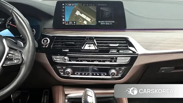 BMW 5 Series (G30) 2018 Белый из Кореи, фото 5