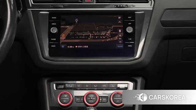 Volkswagen Tiguan second Generation 2018 Белый из Кореи, фото 5