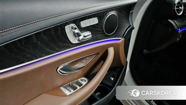 Mercedes-Benz E-Class W213 2023 Белый из Кореи, фото 5