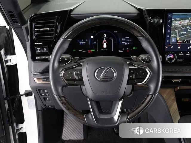 Lexus LM Second Generation 2025 Белый из Кореи, фото 5