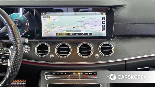 Mercedes-Benz E-Class W213 2022 Белый из Кореи, фото 5