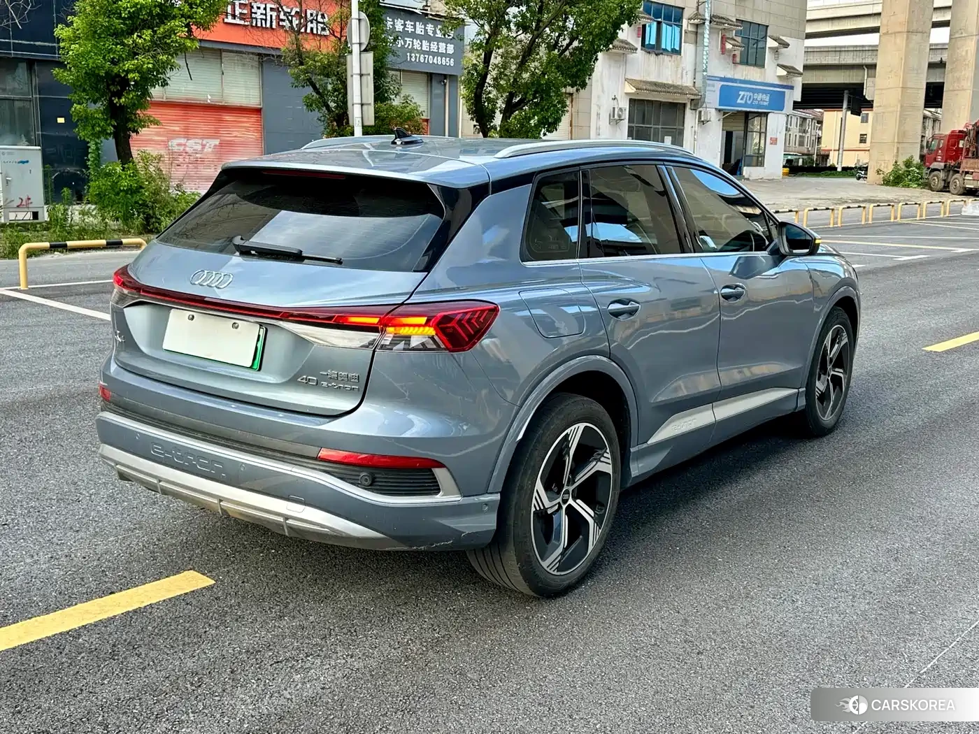 Audi Q4 2023 Silver/gray из Китая, фото 5