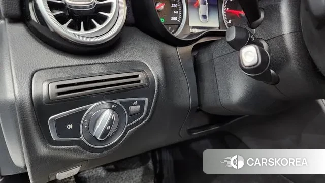 Mercedes-Benz C-Class W205 2018 Белый из Кореи, фото 5