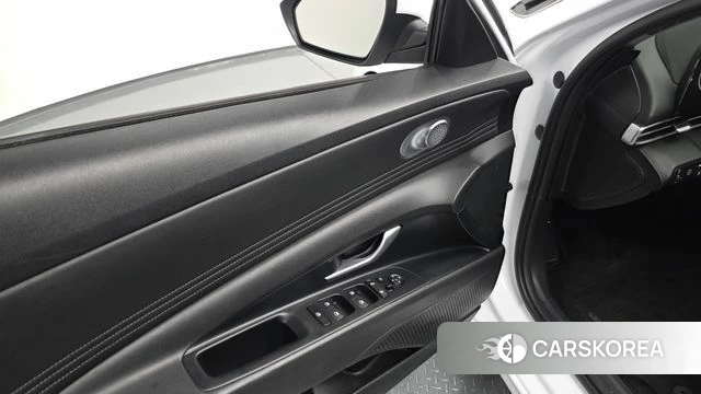 Hyundai Avante Hybrid (CN7) 2022 Белый из Кореи, фото 5