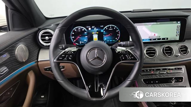 Mercedes-Benz E-Class W213 2023 Белый из Кореи, фото 5