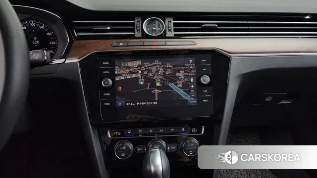 Volkswagen Passat GT (B8) 2018 Белый из Кореи, фото 5