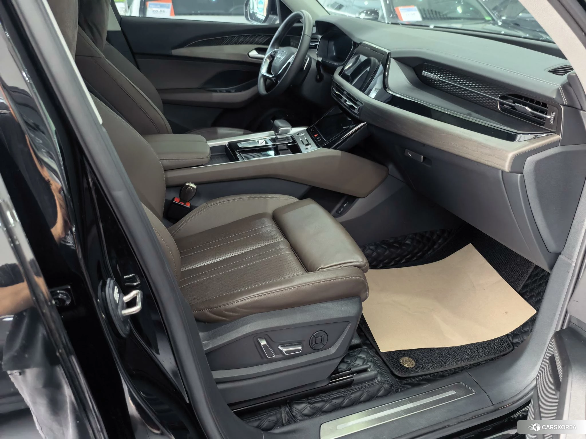 Audi Q6 2023 Черный из Китая, фото 5