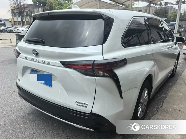 Toyota Saina 2022 Белый из Китая, фото 5