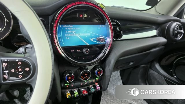 Mini Cooper 2023 Белый из Кореи, фото 5