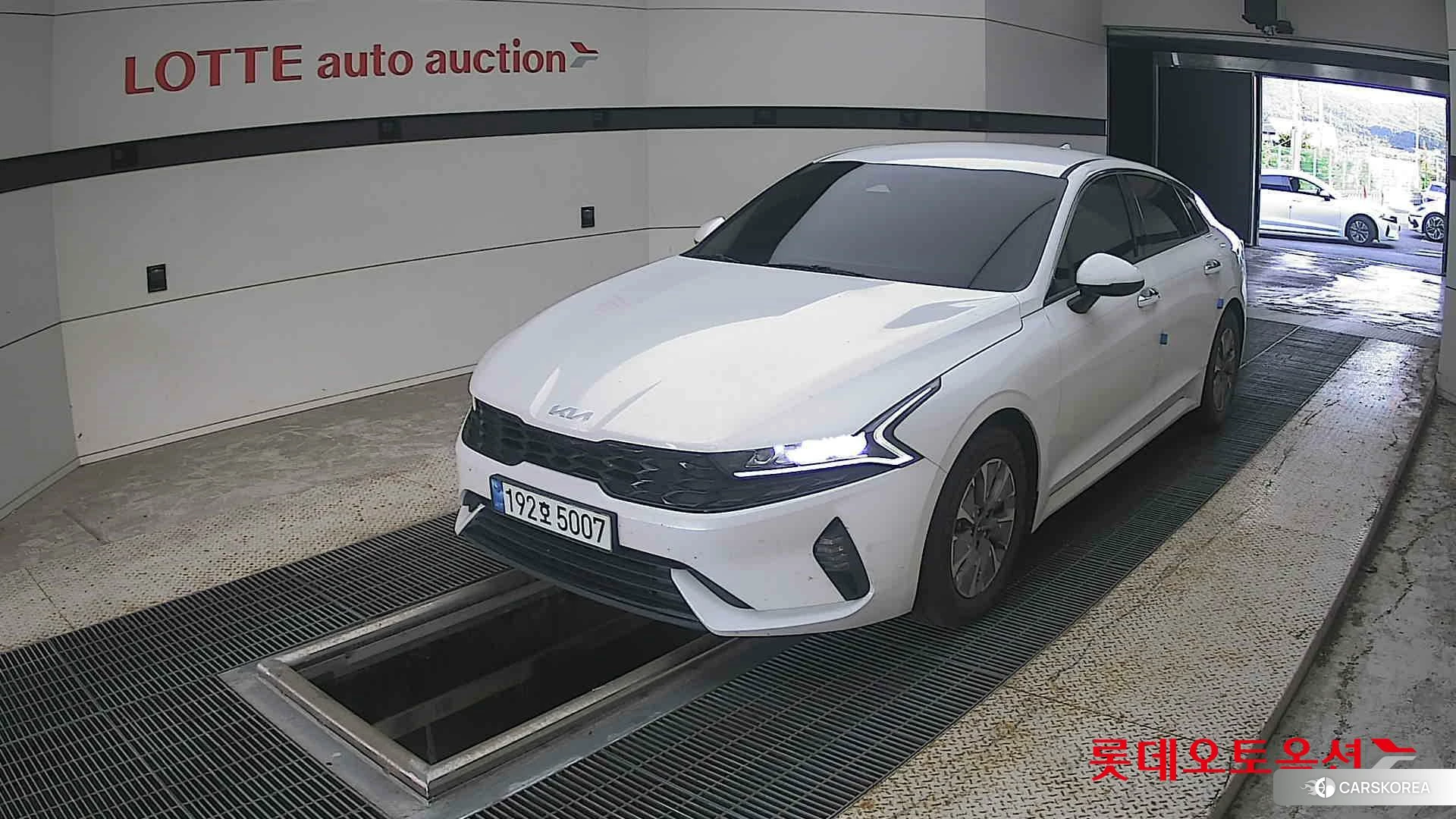 Kia K5 Hybrid 2023 Snow White Pearl (optional) из Кореи, фото 5