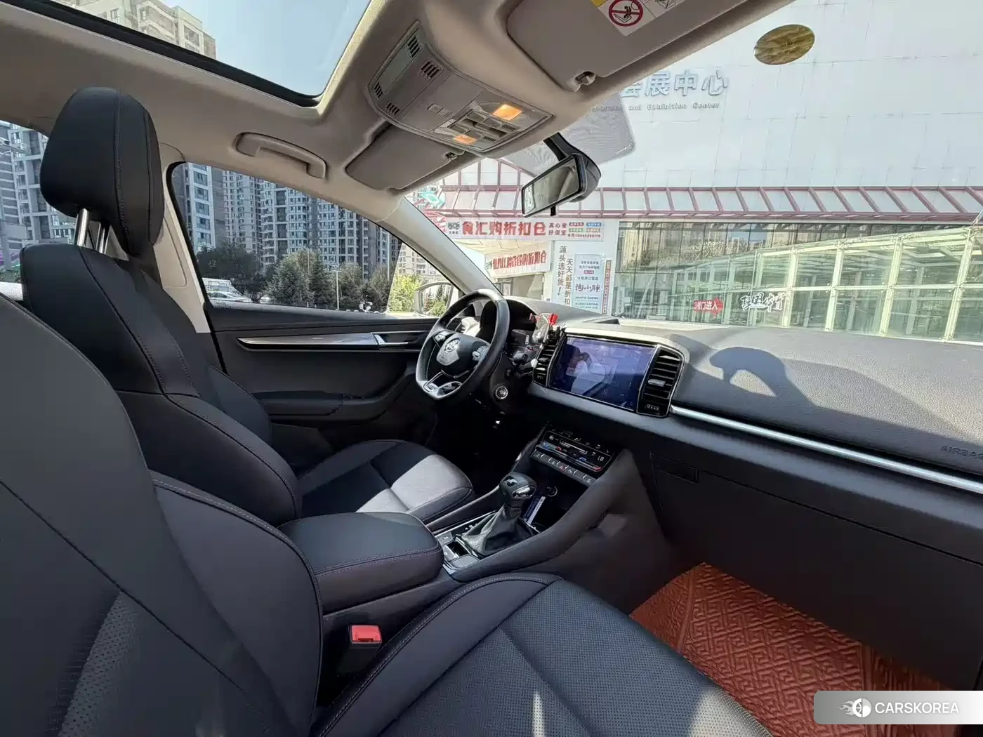 Skoda Karoq 2022 Белый из Китая, фото 5