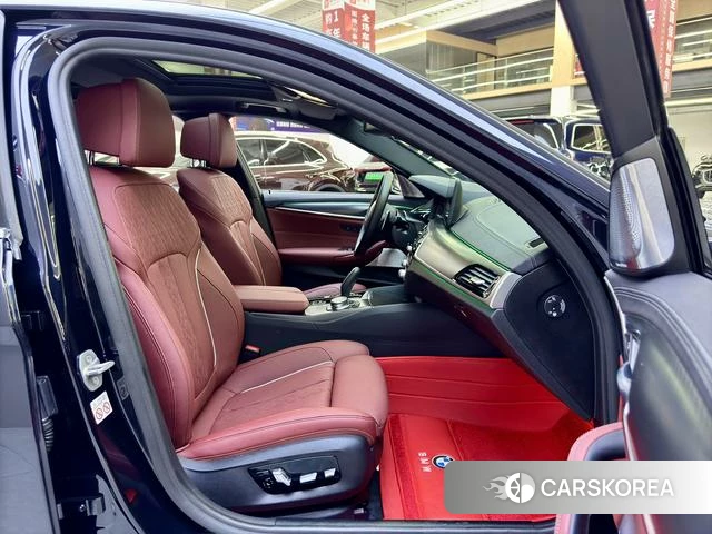 BMW 5 series 2022 Черный из Китая, фото 5