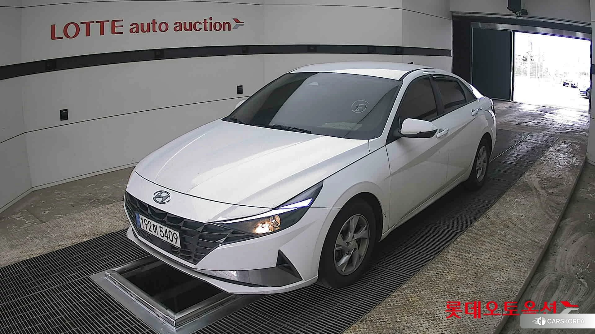 Hyundai Avante 2023 Atlas White из Кореи, фото 5