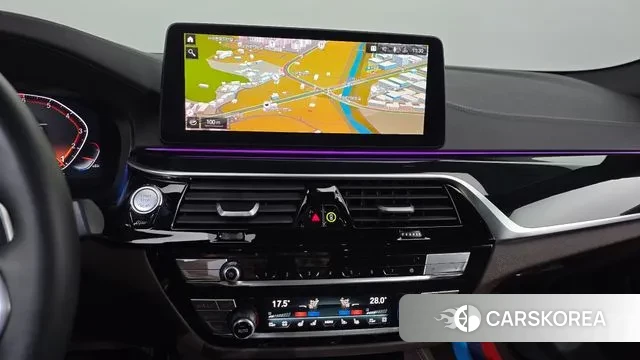 BMW 5 Series (G30) 2023 Белый из Кореи, фото 5