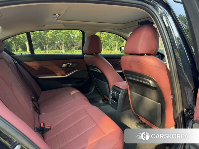 BMW 3 series 2021 Черный из Китая, фото 5
