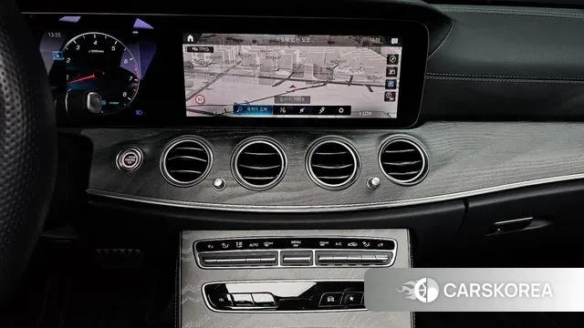 Mercedes-Benz E-Class W213 2022 Белый из Кореи, фото 5