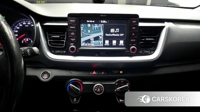 Kia Stonic 2018 Белый из Кореи, фото 5