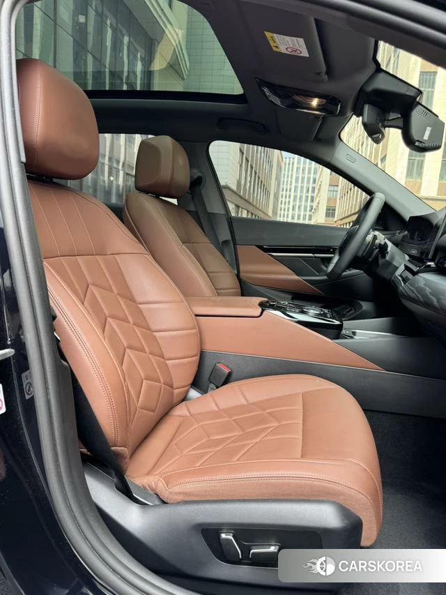 BMW 5 series 2024 Черный из Китая, фото 5