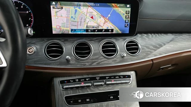 Mercedes-Benz E-Class W213 2023 Черный из Кореи, фото 5