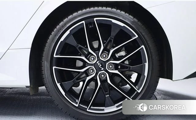 Kia K5 3rd generation 2023 Белый из Кореи, фото 5