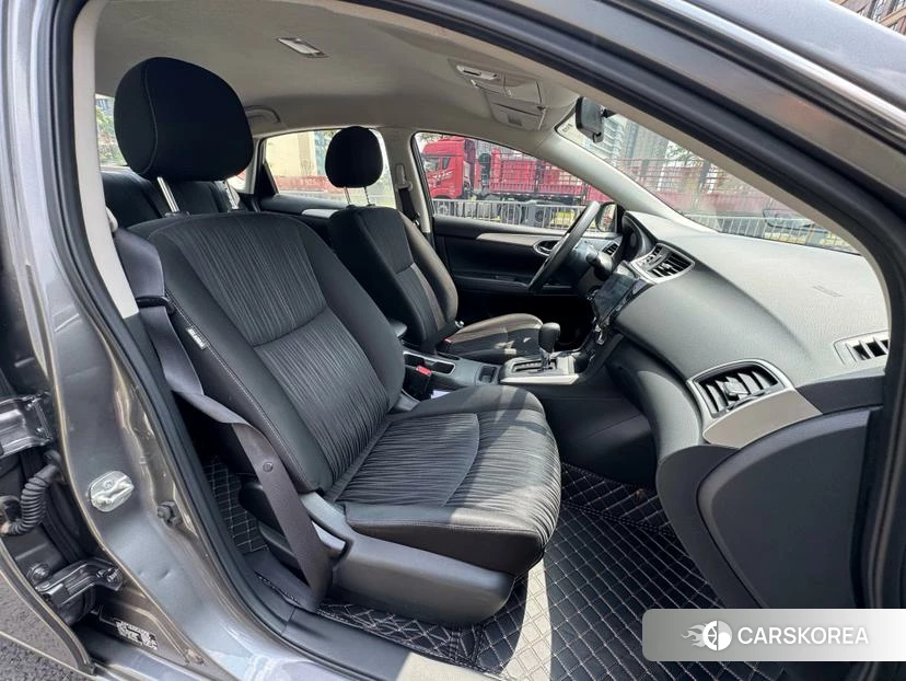 Nissan Xuan Yi 2021 Темно-серый из Китая, фото 5