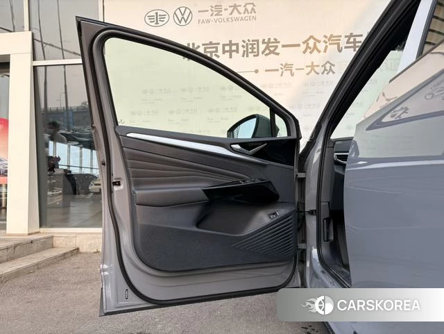 Volkswagen ID.4 CROZZ 2026 Темно-серый из Китая, фото 5
