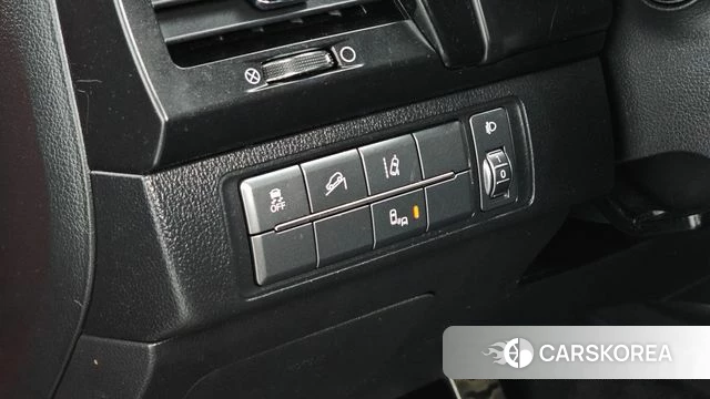Ssangyong Rexton Sports Cannes 2021 Красный из Кореи, фото 5