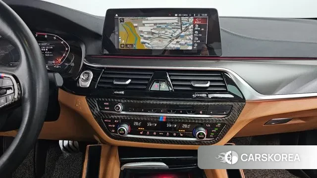 BMW 5 Series (G30) 2019 Белый из Кореи, фото 5