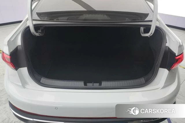 Volkswagen Sagitar 2024 Белый из Китая, фото 5