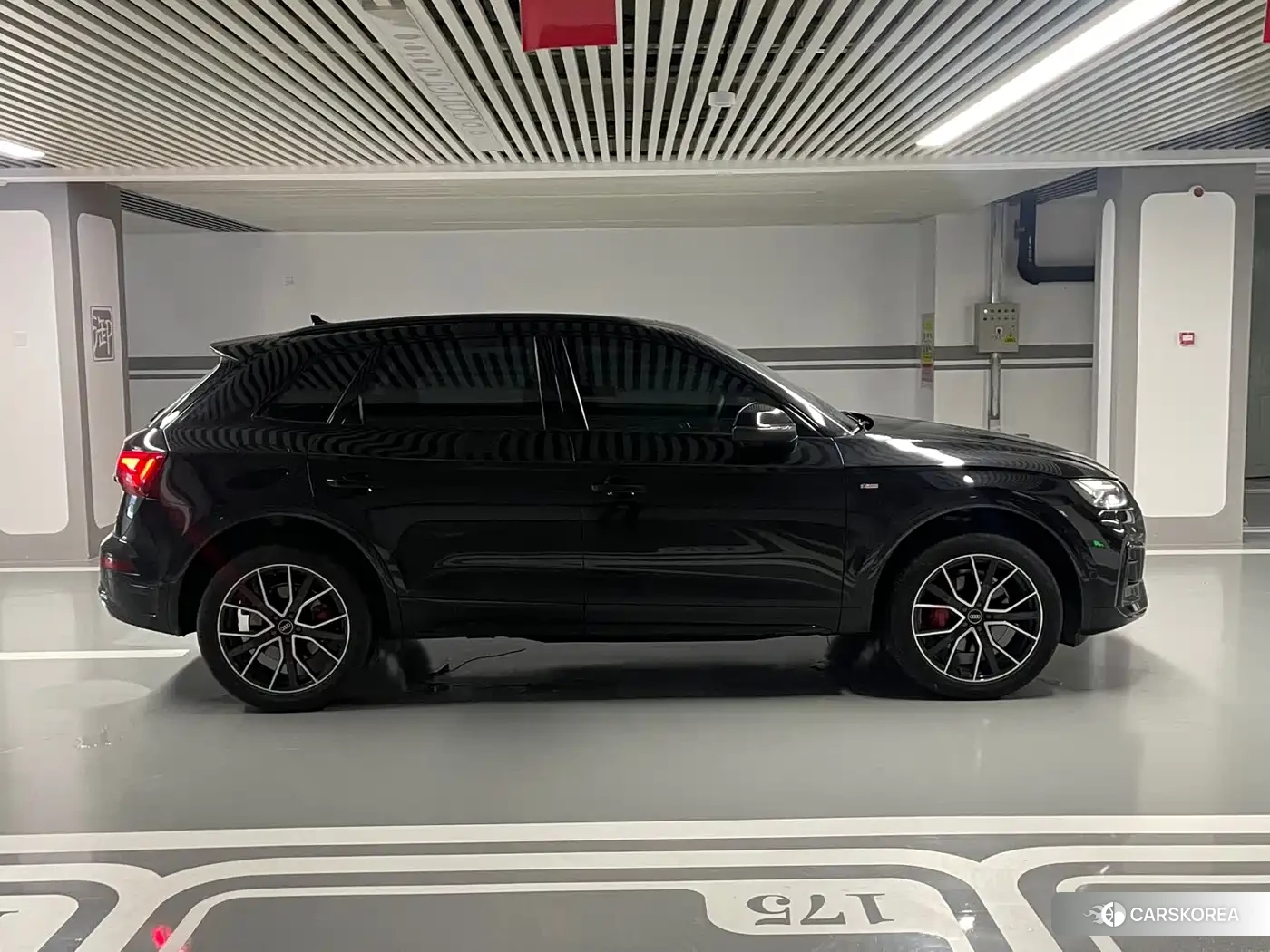 Audi Q5L 2025 Черный из Китая, фото 5
