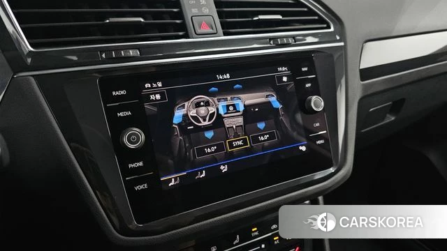 Volkswagen Tiguan second Generation 2022 Белый из Кореи, фото 5
