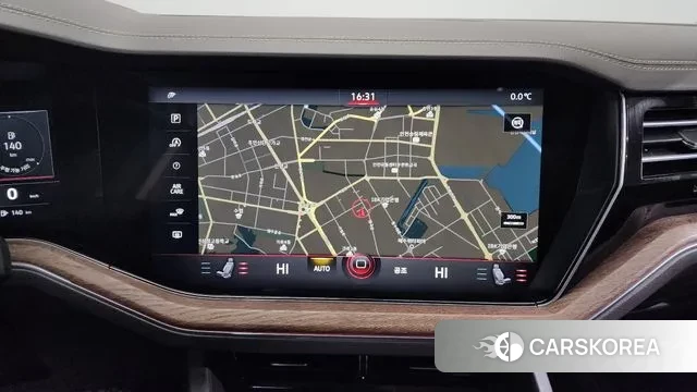 Volkswagen Touareg 3rd generation 2020 Белый из Кореи, фото 5