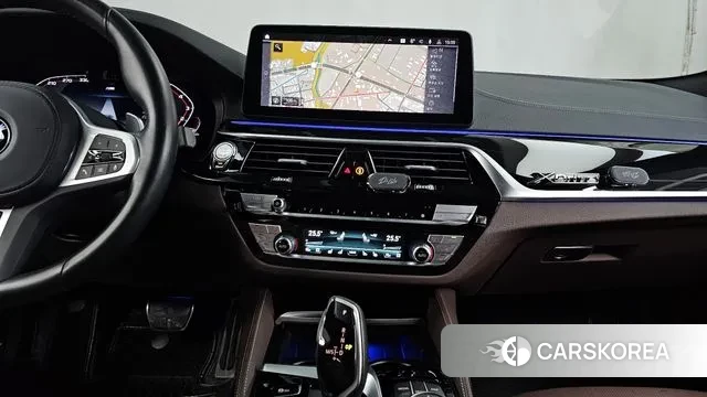 BMW 5 Series (G30) 2023 Черный из Кореи, фото 5