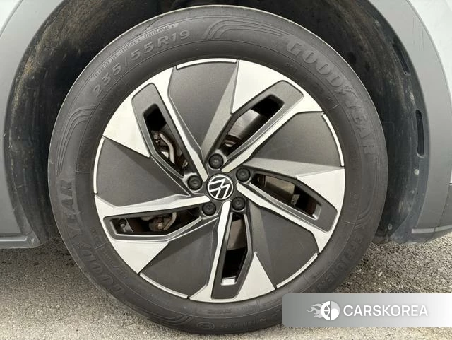 Volkswagen ID.4 CROZZ 2023 Серебристо-серый из Китая, фото 5