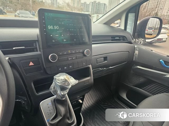 Hyundai Staria 2025 Серебристо-серый из Кореи, фото 5