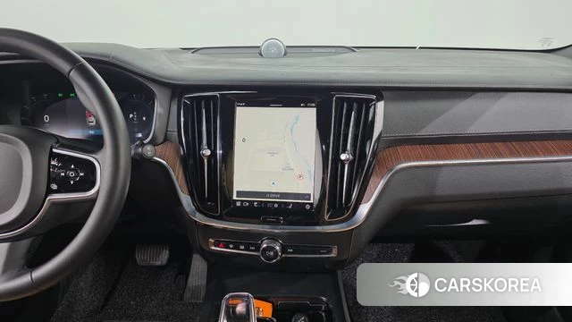 Volvo V60 Cross-Country 2nd Generation 2023 Белый из Кореи, фото 5